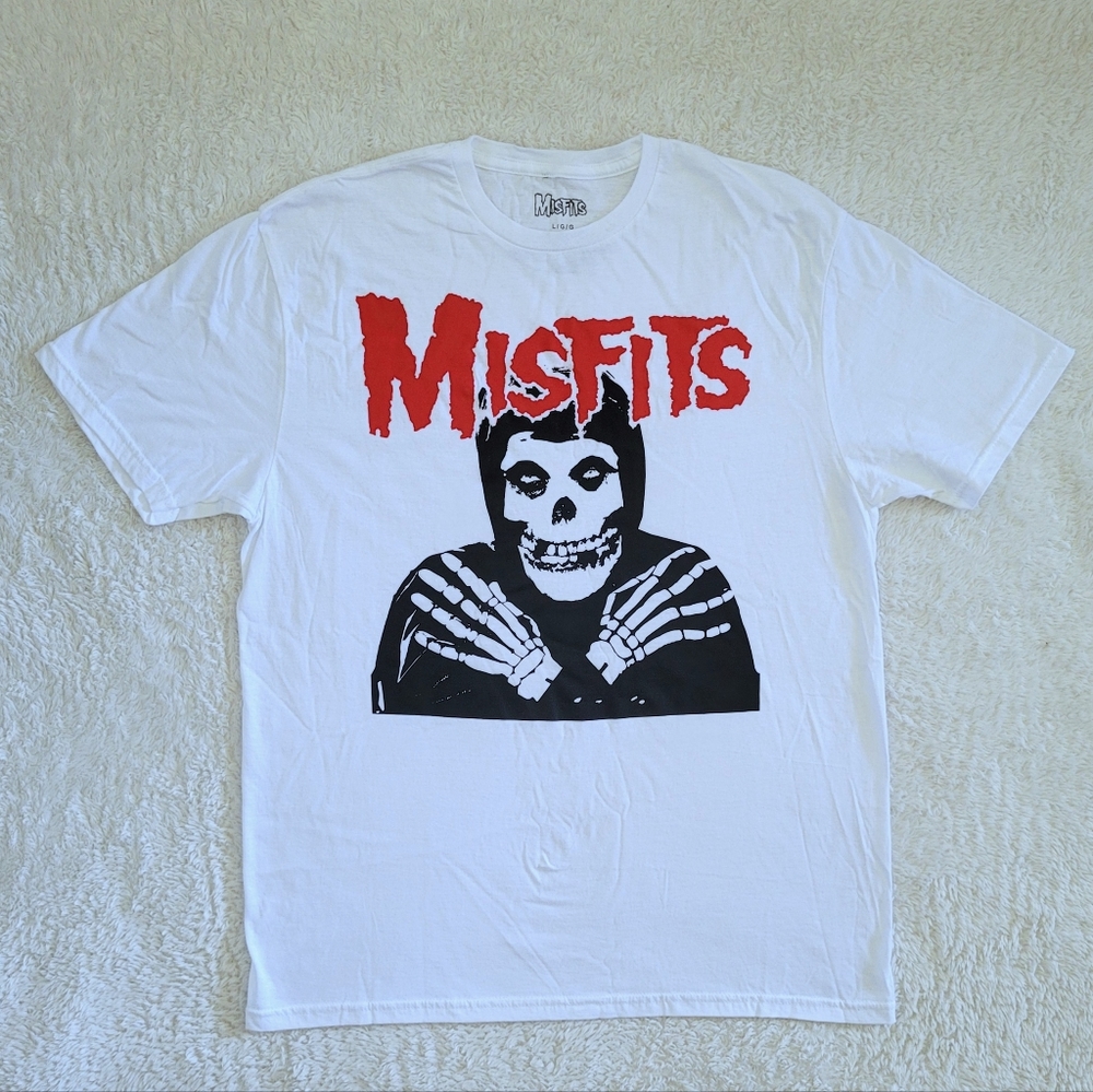 Misfits'🤪 Skeletal🦴 Crimson♥️ Ghost👻 Graphic Tee👕 - NWOT - Picture 1 of 11